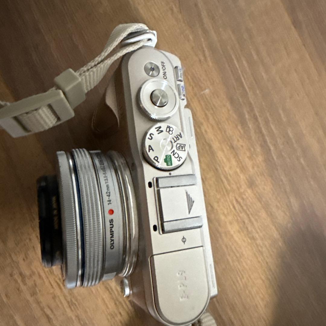 OLYMPUS PEN E-PL9 オリンパスミラーレスカメラ　望遠レンズ付き
