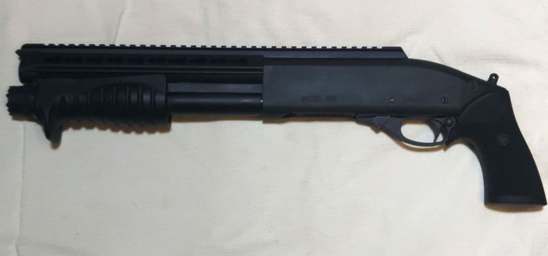 東京マルイ　ブリーチャー　ライラクストップレール付き