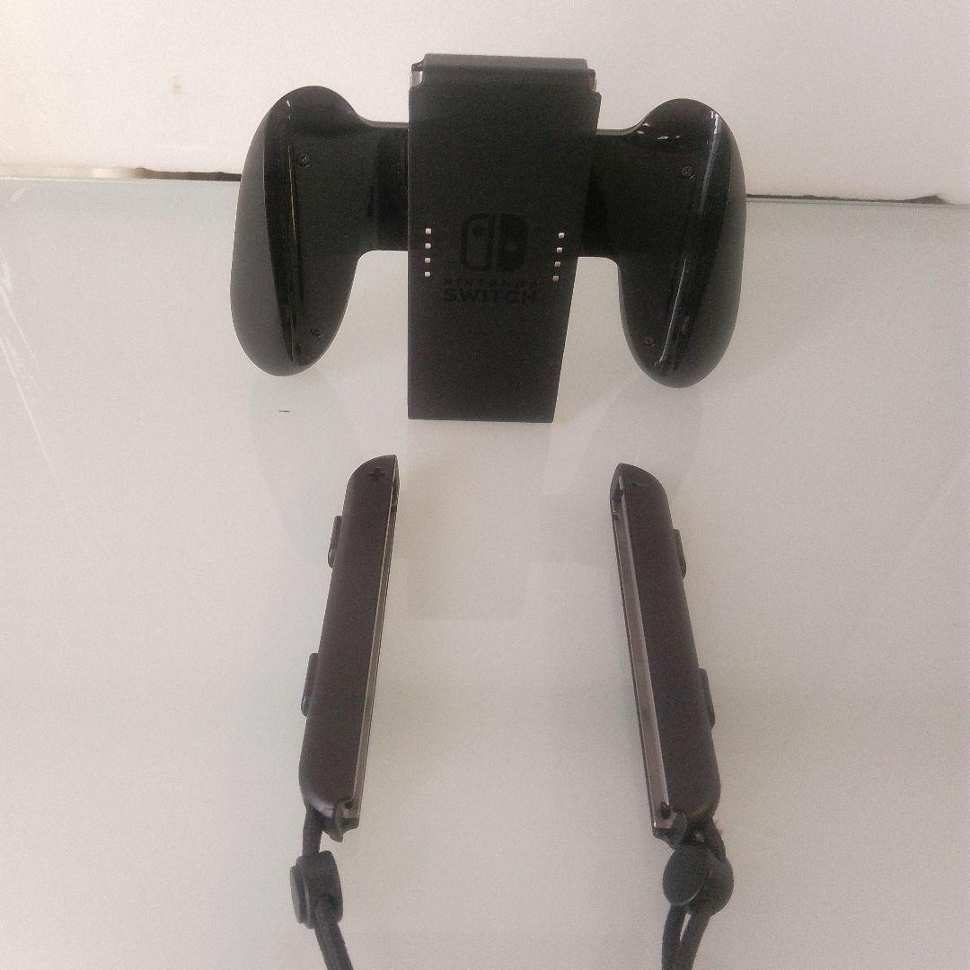 【中古品】Nintendo Switchの本体と付属品一式。初期化済み。