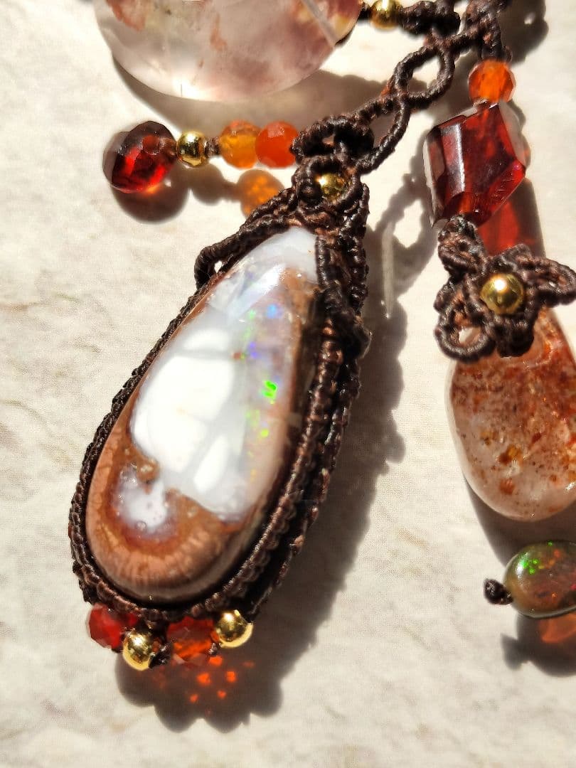 カンテラオパールマクラメネックレス・*☽:゜・⋆。月映えの実り・*☽:゜・⋆