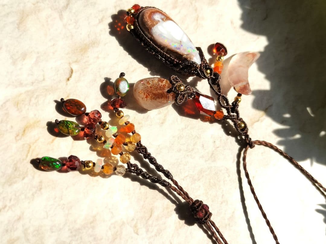 カンテラオパールマクラメネックレス・*☽:゜・⋆。月映えの実り・*☽:゜・⋆