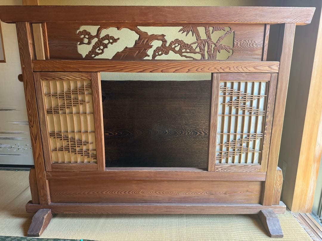 木製　伝統的　間仕切り　欄間