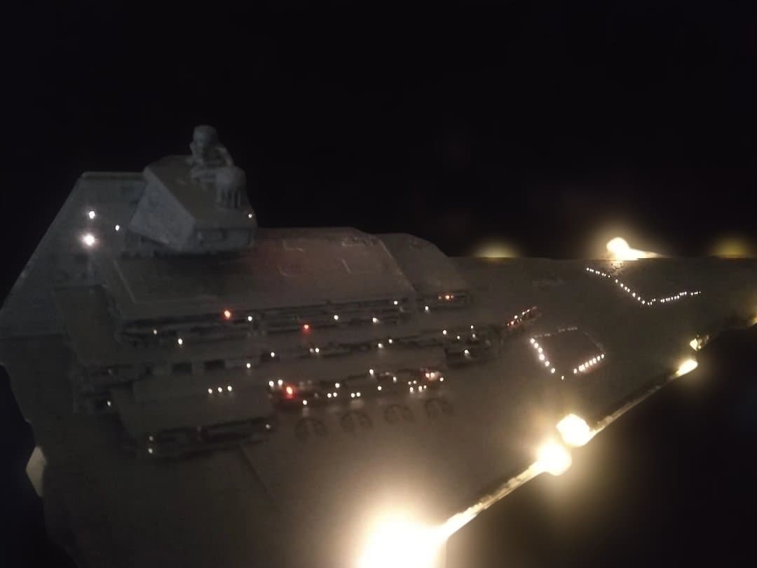 バンダイ スターデストロイヤー デススター塗装完成品