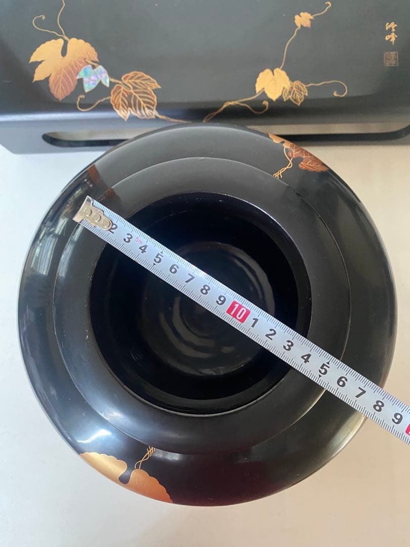 漆塗り花瓶　花台付　黒地　金色　葉模様　壺　置物　骨董