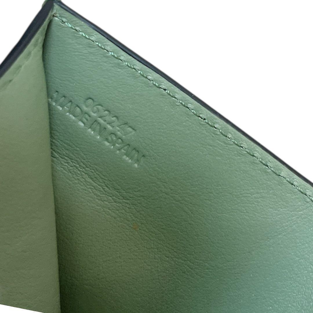 【美品】LOEWE 三つ折財布 トライフォールド ウォレット アナグラム 緑