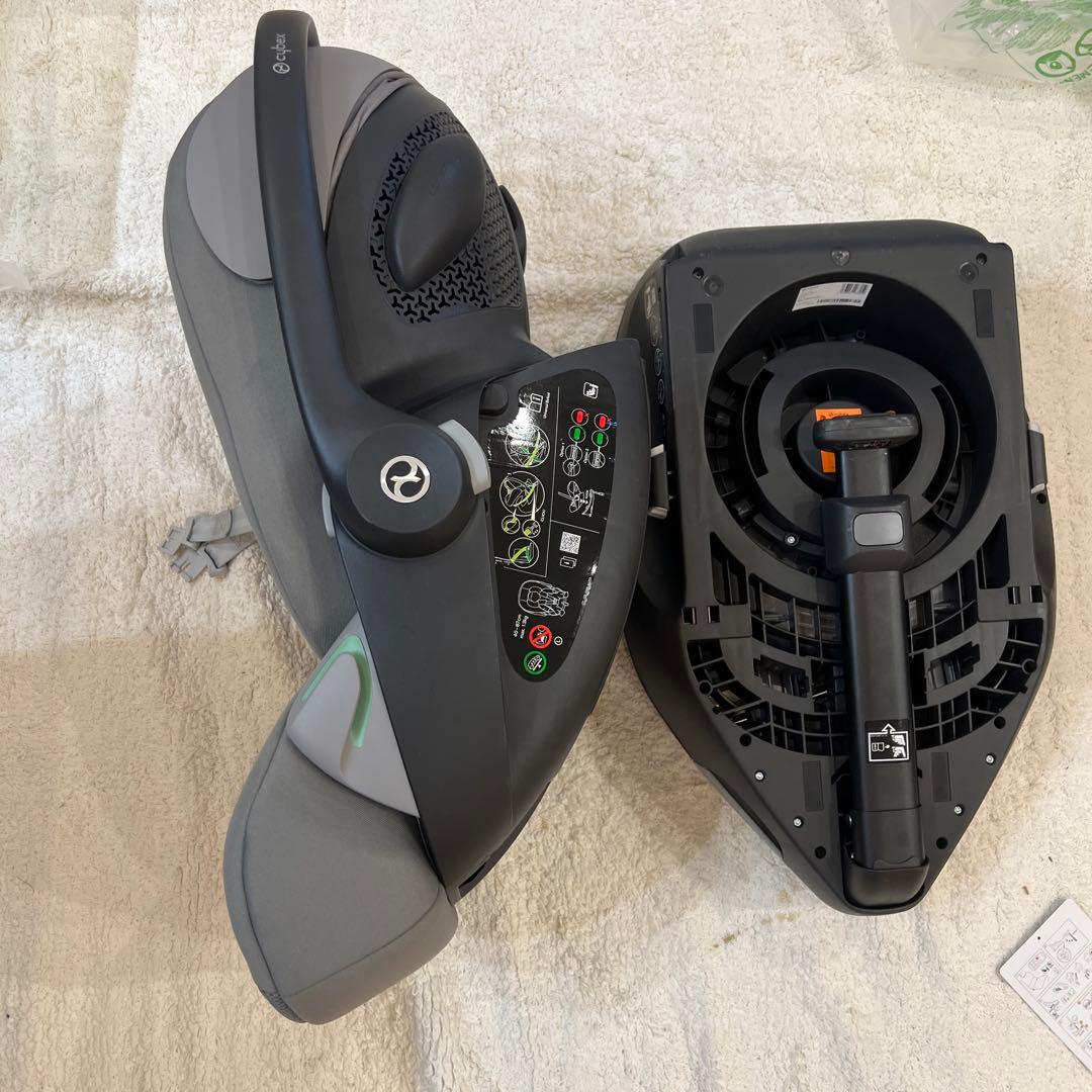 ア*ル様 グレー ベビーシート　ベースセット cybex gold BASEG