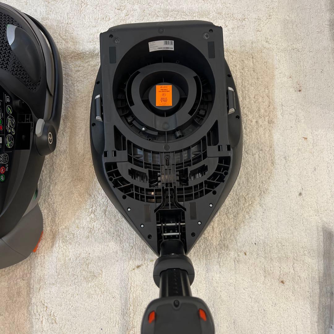 ア*ル様 グレー ベビーシート　ベースセット cybex gold BASEG