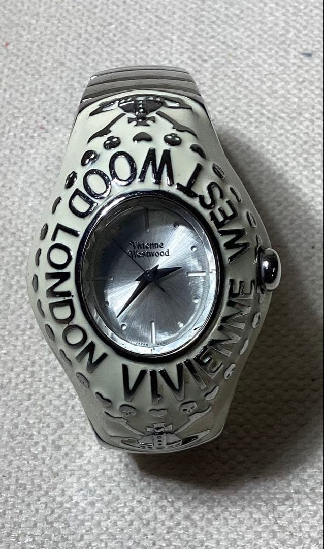 【希少】ヴィヴィアンウエストウッド　ドクロ　ホワイト　腕時計