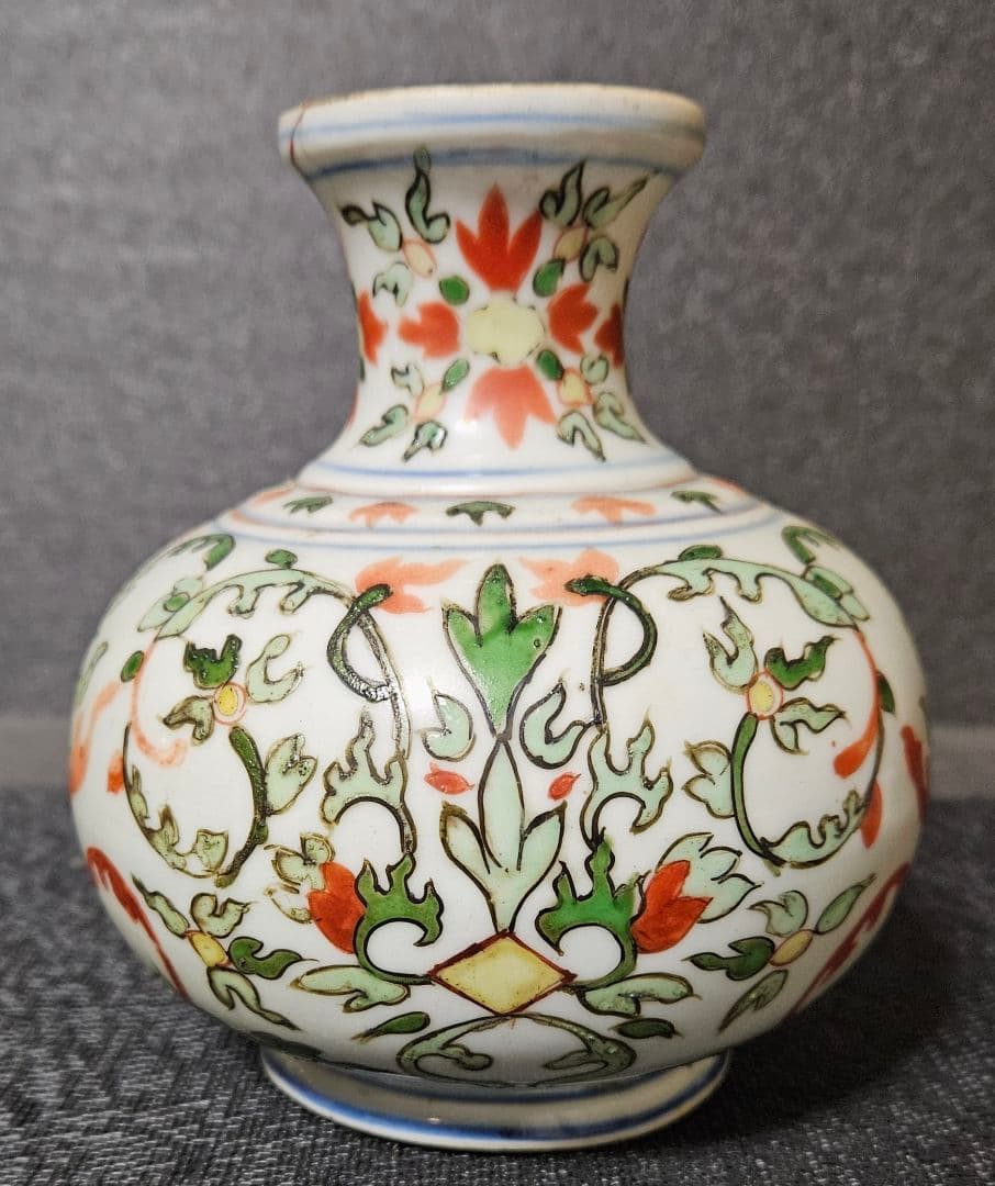 中国古美術　古陶磁器　古玩　明朝　古赤絵　天啓赤絵　五彩　花図瓶　壺　胴継ぎ有り