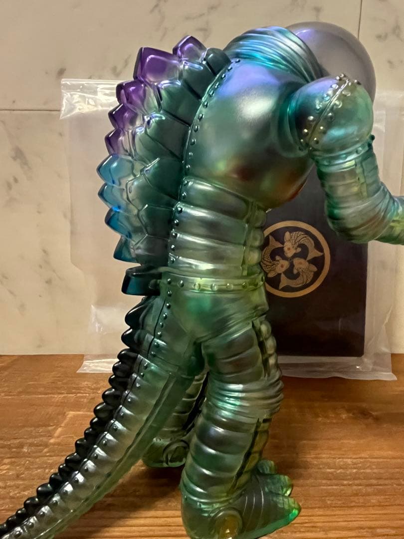 赤目天使 Desu Lightyear