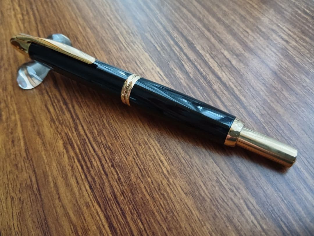 パイロット 万年筆 キャップレス ペン先18K FM