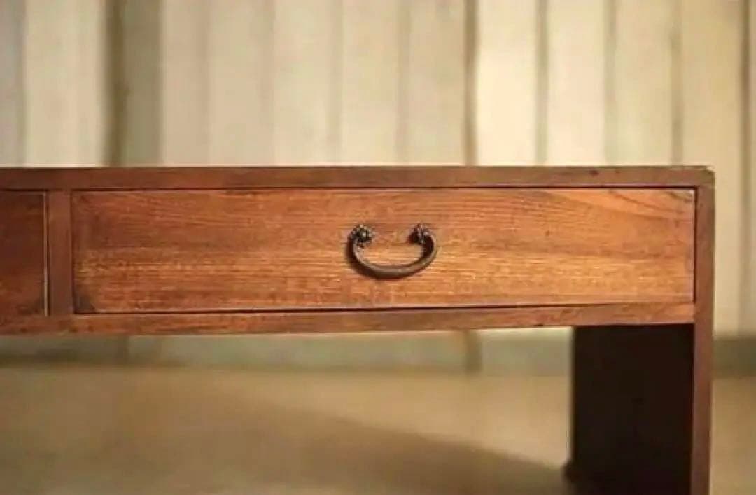 古く味のある木製の机　引き出し2杯　ローテーブル　作業台　古家具　古民家