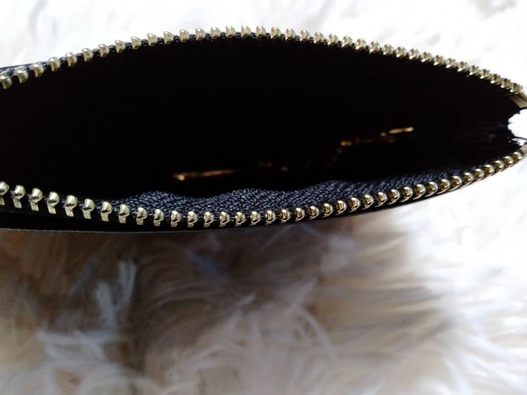 ブラック ケース ロゴ ゴールド とブラックケース合計2点