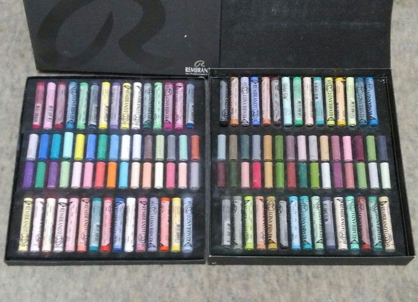 ブランドターレンスジャパン 色ソフトパステル60色＋ハーフ60色