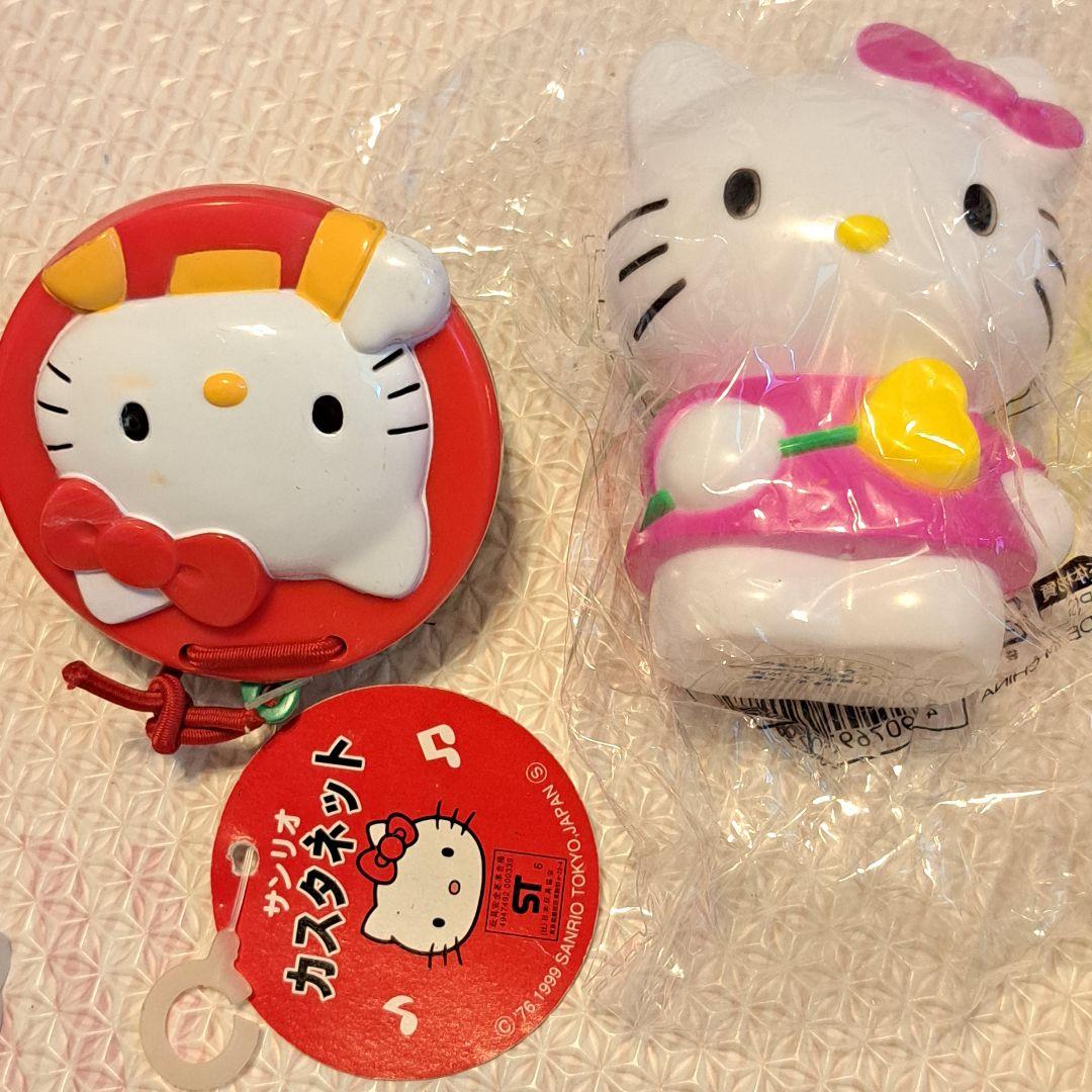 ハローキティグッズ色々まとめ売り タオル&キーホルダー&ハンカチ　セット