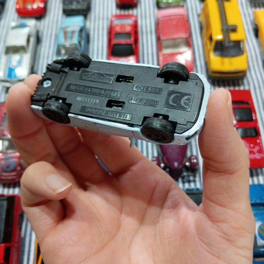 約100台の多様なミニカーセット