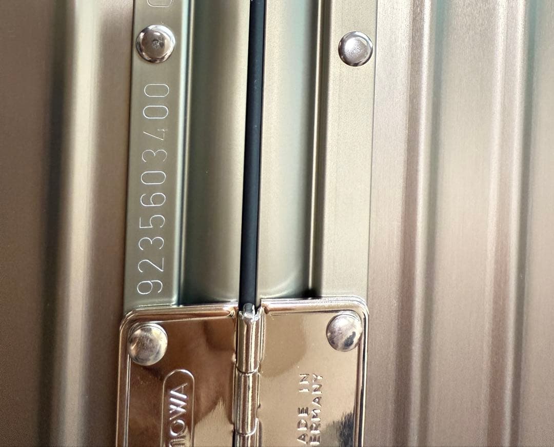 リモワ RIMOWA トパーズ チタニウム ゴールド 34リットル 4輪