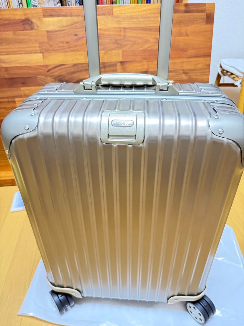 リモワ RIMOWA トパーズ チタニウム ゴールド 34リットル 4輪