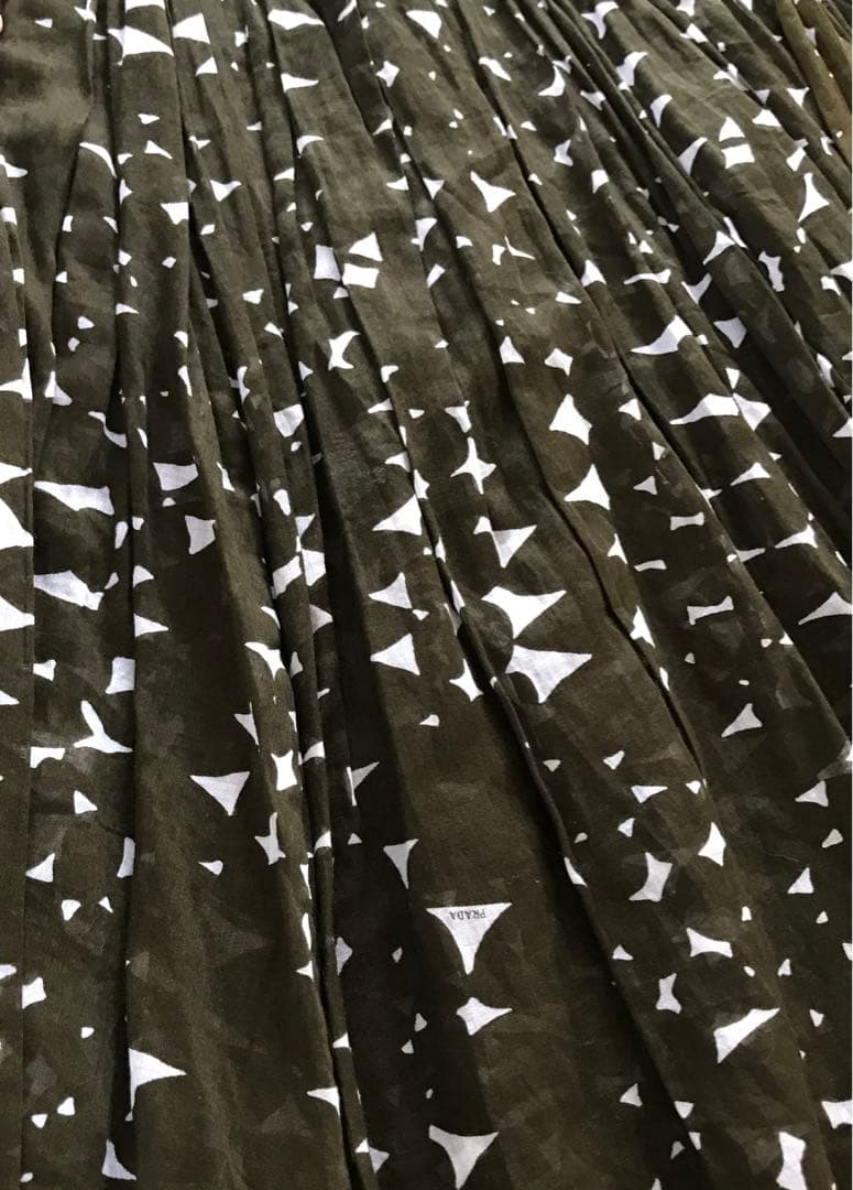 PRADA スカート　38 プリーツ　巻きスカート　ビンテージ　深緑　総柄　迷彩