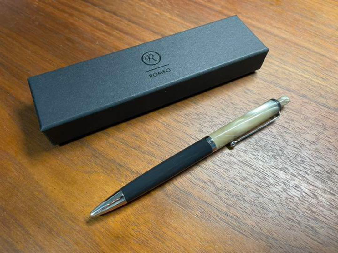 伊東屋　マイティ 【店舗限定】ボールペン　イタリアンベージュ×ダークグレー