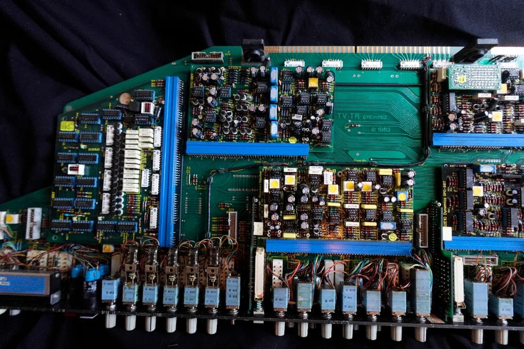 『SSL4000E チャンネル実機 アウトボード