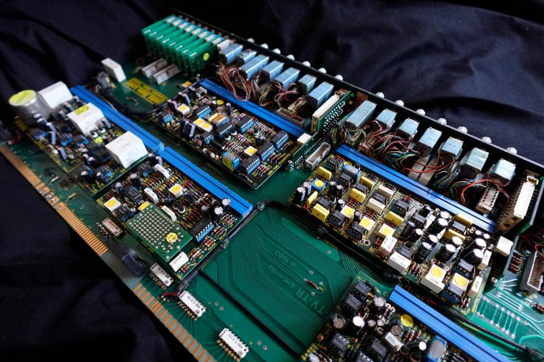 『SSL4000E チャンネル実機 アウトボード