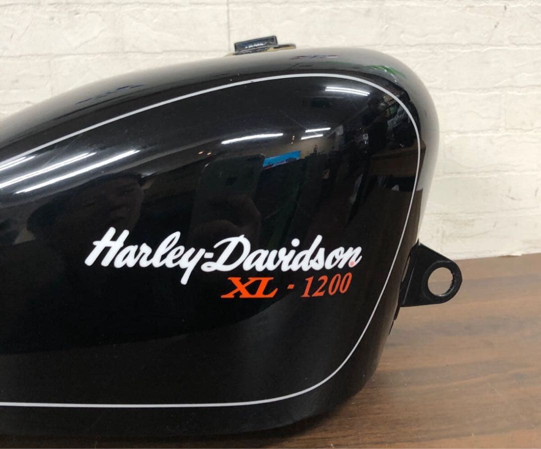 スポーツスター タンク 2.25 ガロン 純正 -03