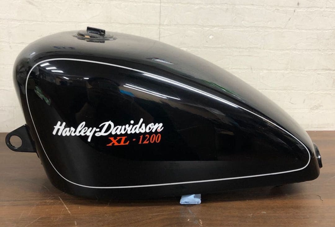 スポーツスター タンク 2.25 ガロン 純正 -03