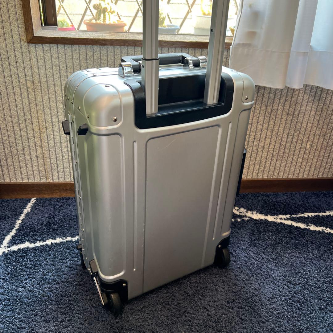 ゼロハリバートンZERO HALLIBURTON スーツケース 31L 2輪