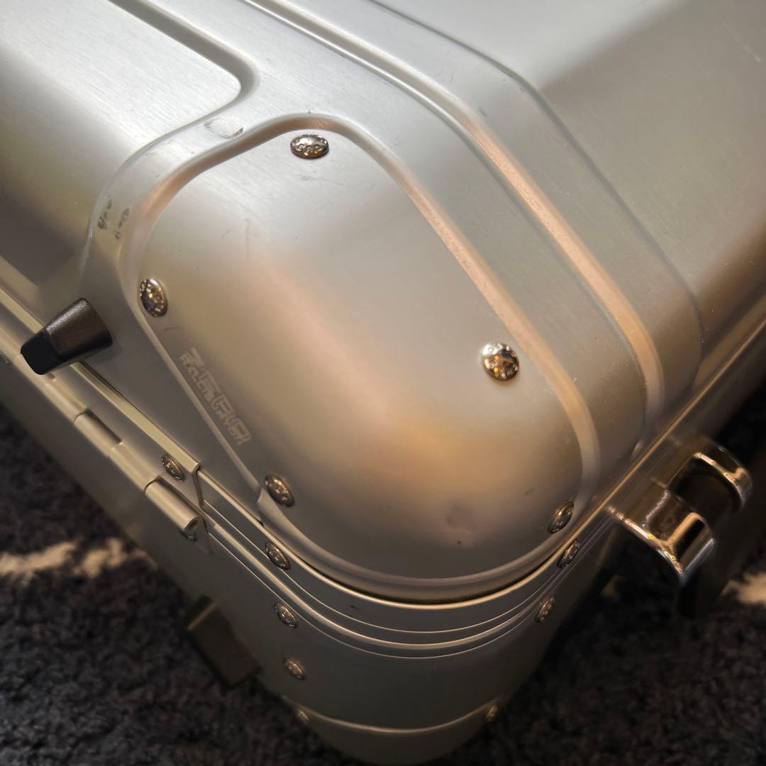 ゼロハリバートンZERO HALLIBURTON スーツケース 31L 2輪