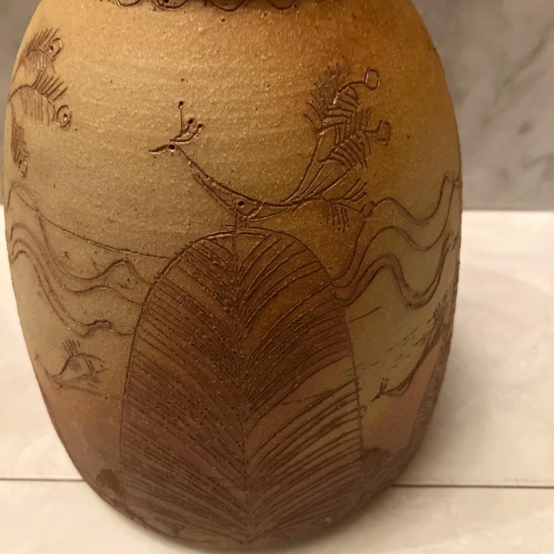 90 年代スリランカ作家Ajithさんが手掛けた雰囲気抜群の花瓶