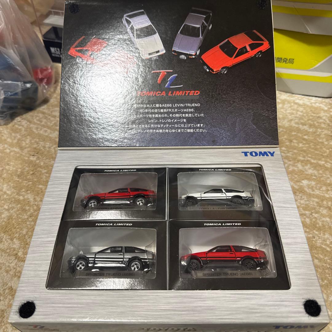 トミカリミテッド AE86 レヴィン/トレノ 4モデルセット