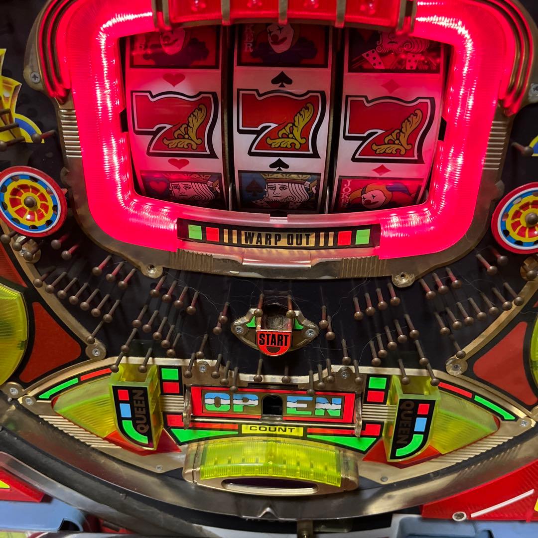 パチンコ実機　フィーバークイーン2 王冠セル