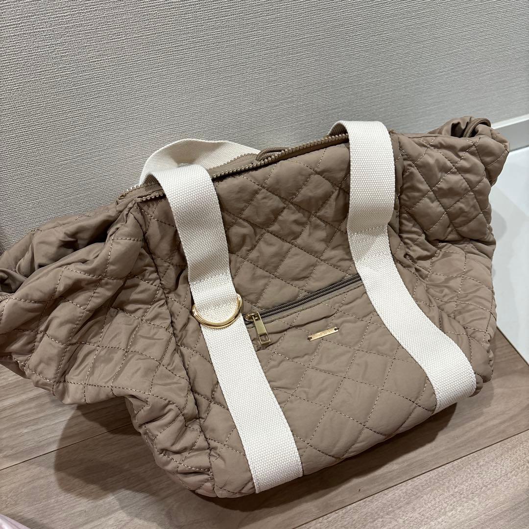 モンシェリ　キルティングワイドオープンバッグ