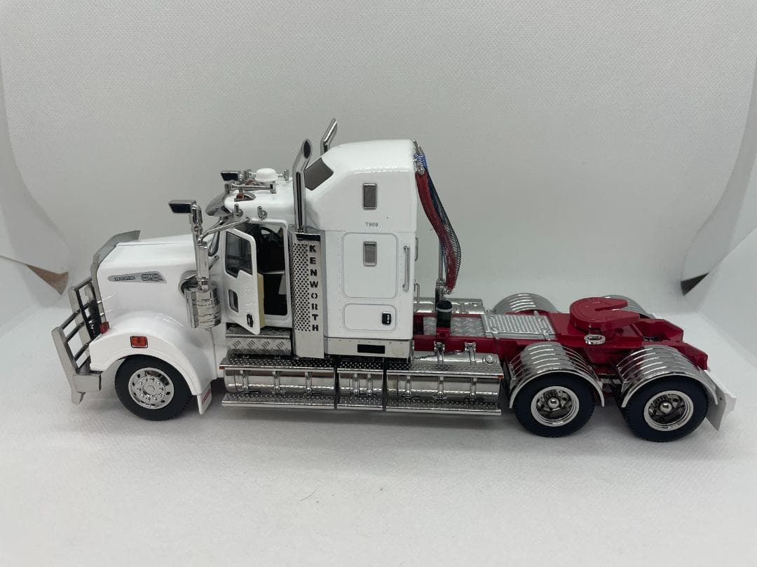 504-005 1/32 ケンワース T909 PRIME MOVER ホワイト
