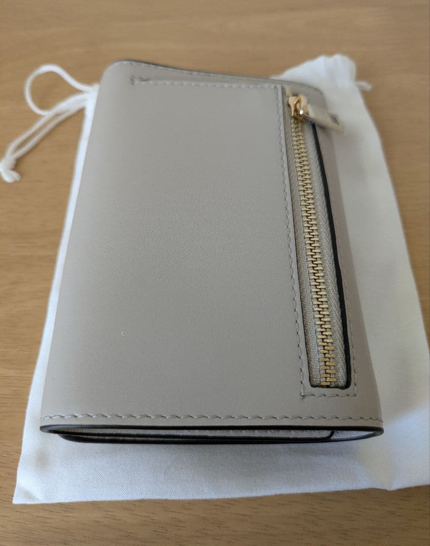 新春セール【新品・未使用】FURLA折り財布