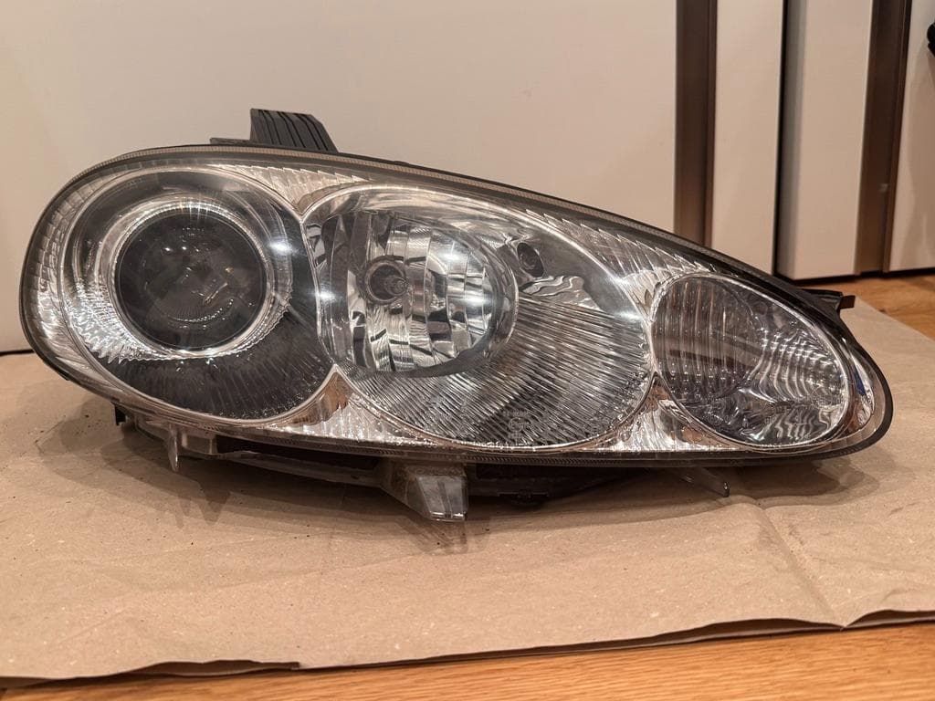 マツダロードスターNB後期型標準ヘッドライト右側