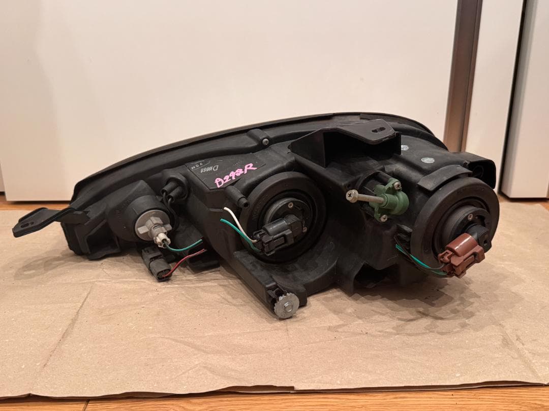 マツダロードスターNB後期型標準ヘッドライト右側