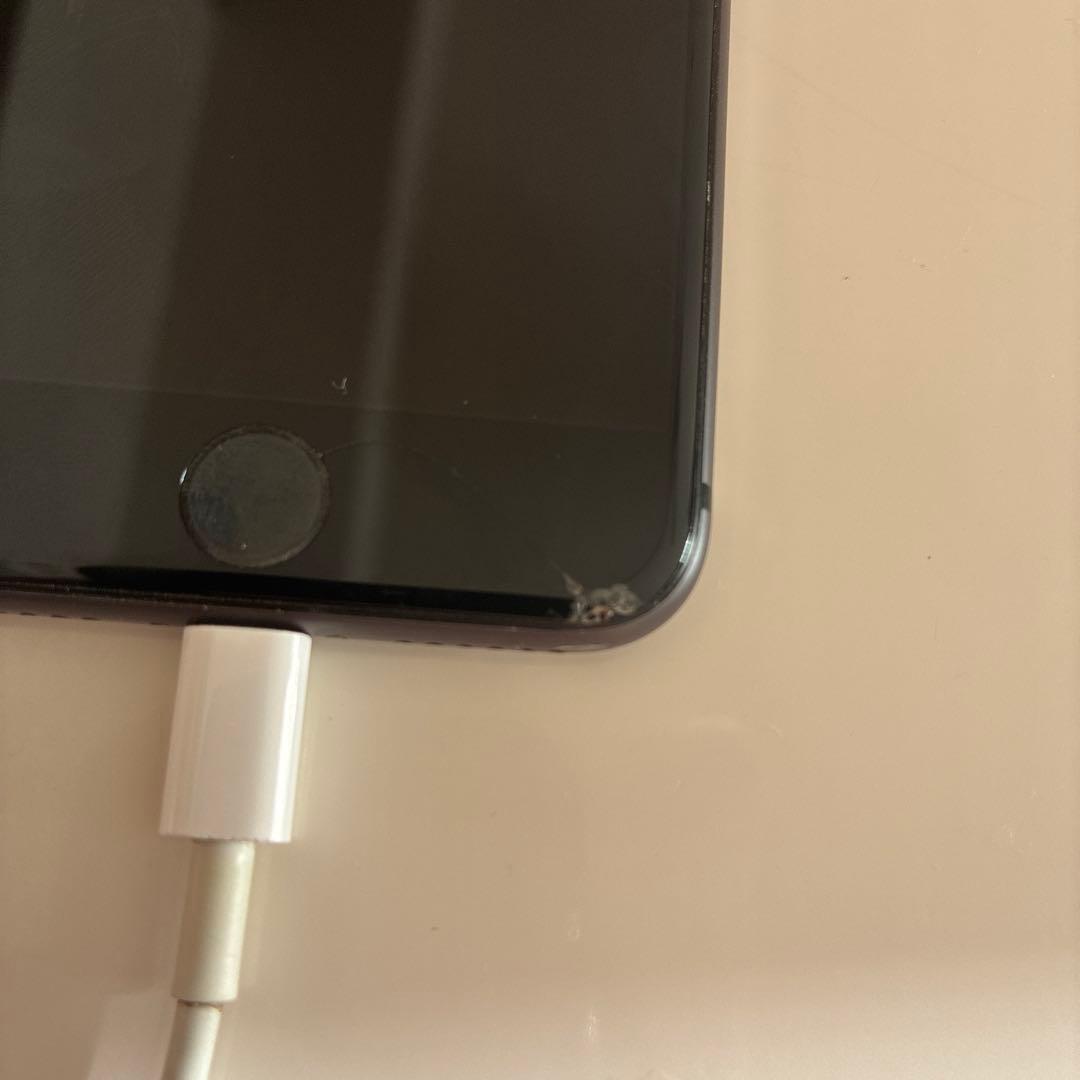 iPhone8 本体　64GB