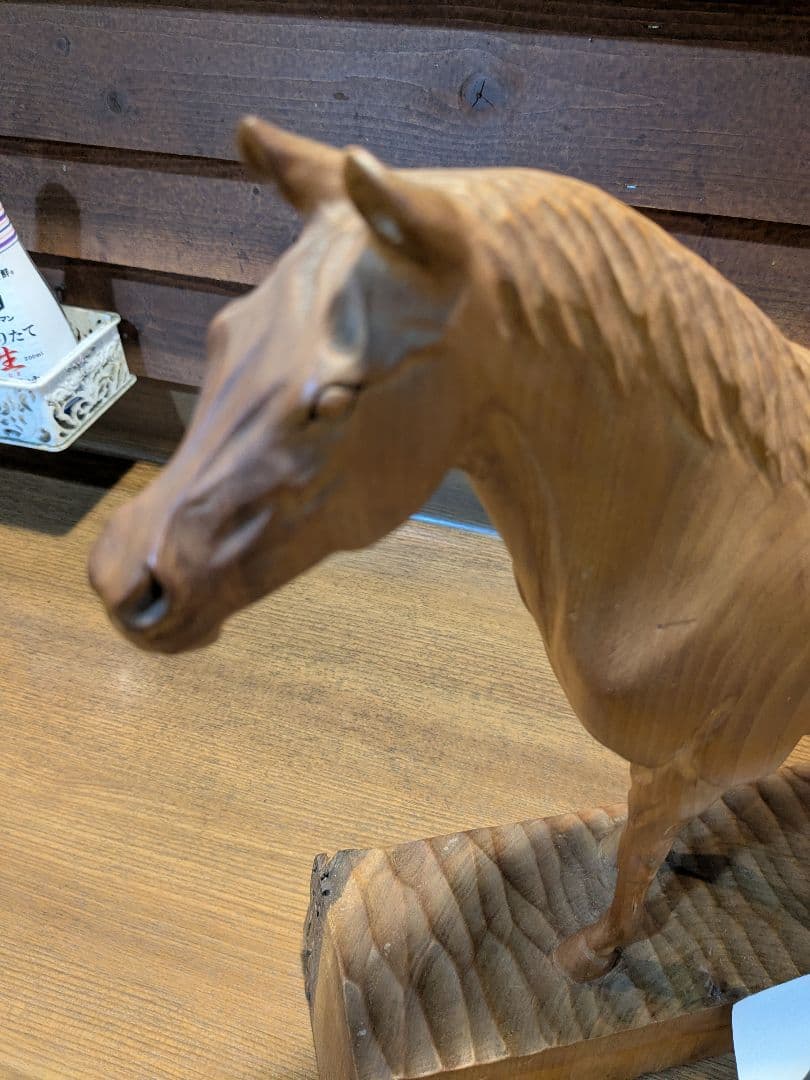 木製馬の彫刻 　古民家から見つけました
