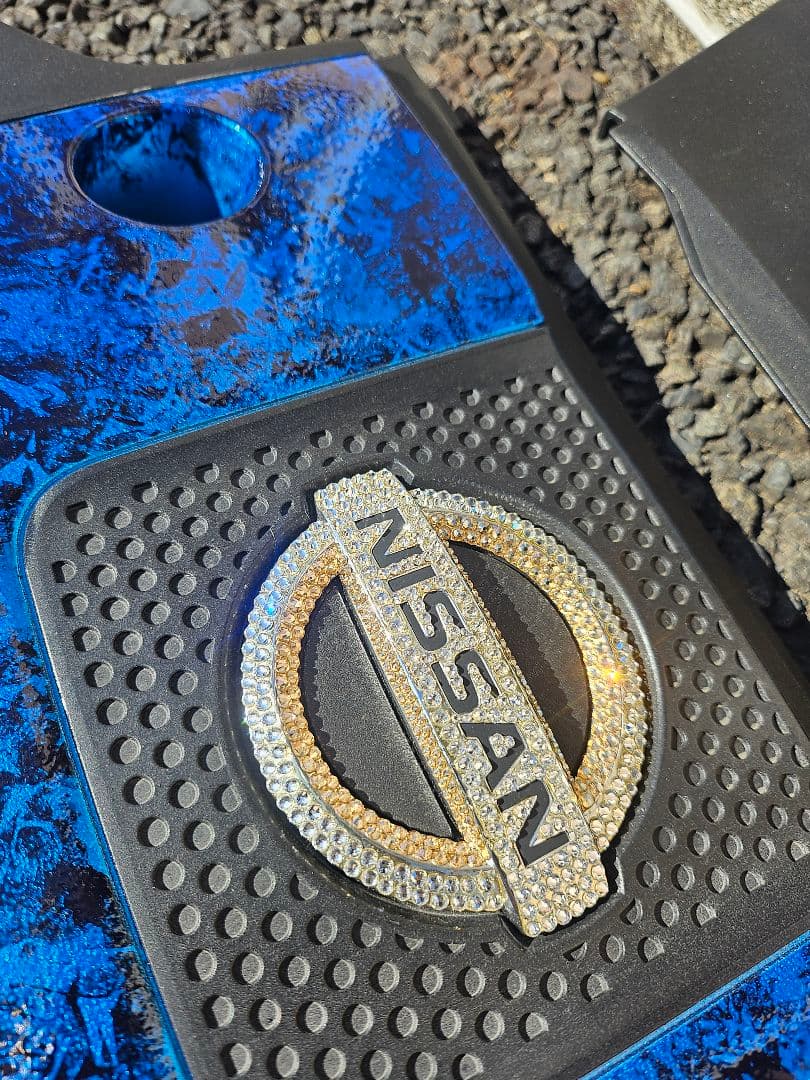 Z34　エンジンカバー　ラップ塗装　エンブレム　スワロフスキー加工