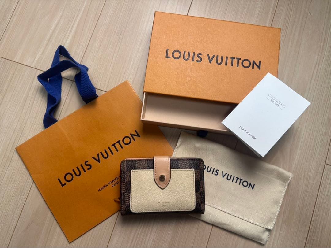 ルイヴィトン　LOUIS VUITTON ポルトフォイユジュリエット