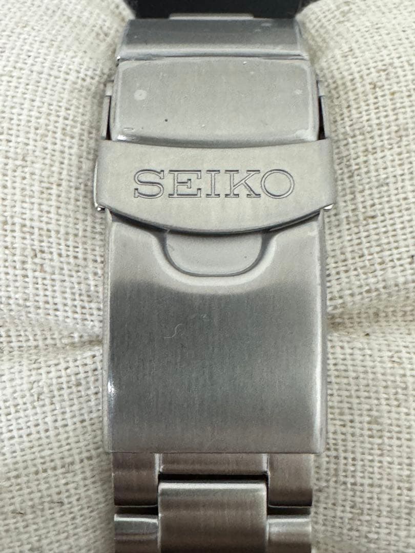 ピラメキーノSEIKO ダイバーズウォッチ ソーラー　黒/シルバー
