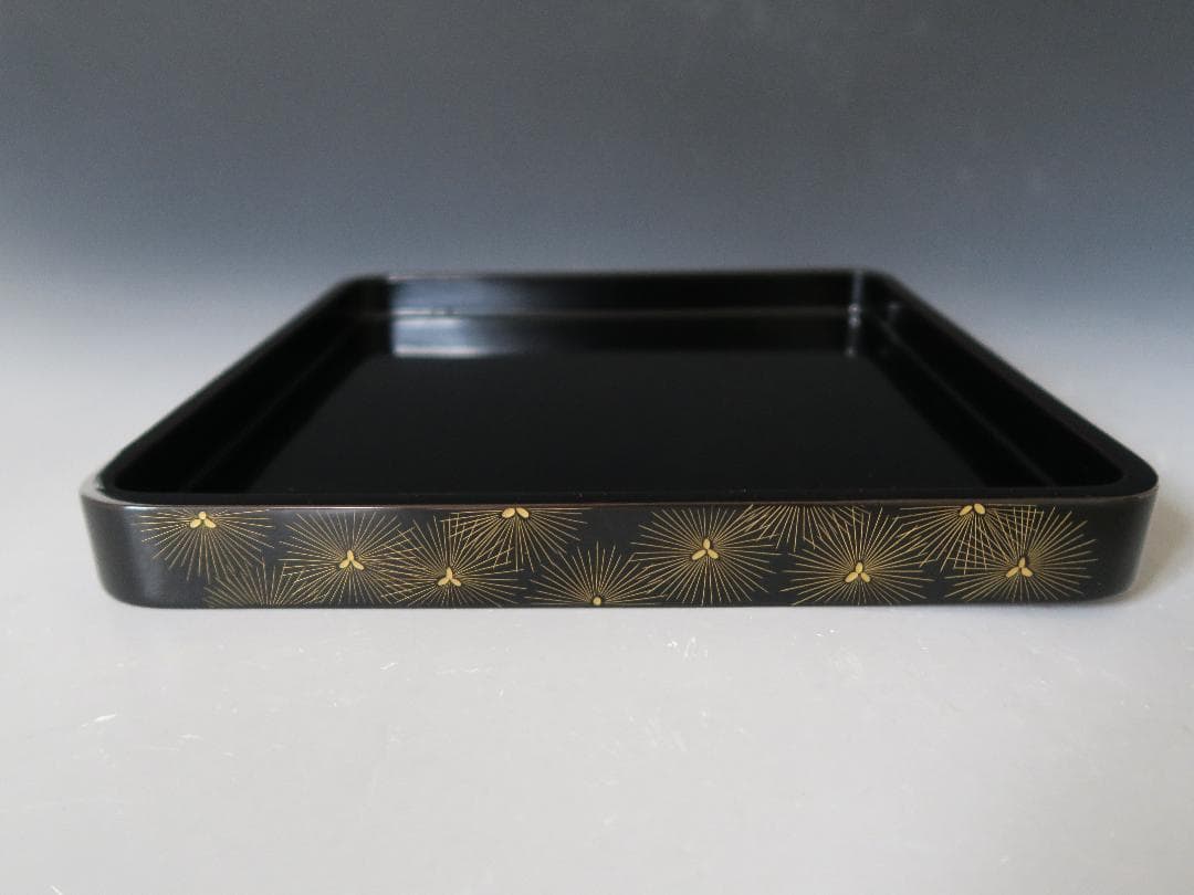 【輪島塗】亀甲松沈金 三段重 重台 天然木 共箱 亀甲松沈金 吸物椀 六客 箱無