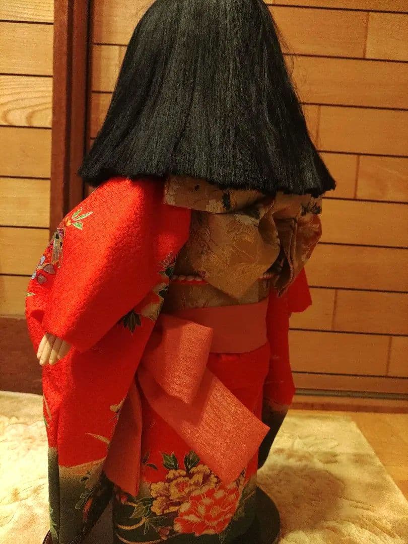 市松人形 (日本人形)11号 人形の久月 赤 着物 花柄 豪華 ガラスケース付き