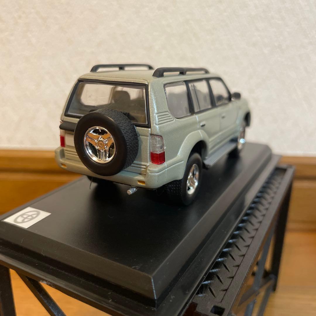 1/43 デルプラド　世界の名車 TOYOTA LAND CRUISER