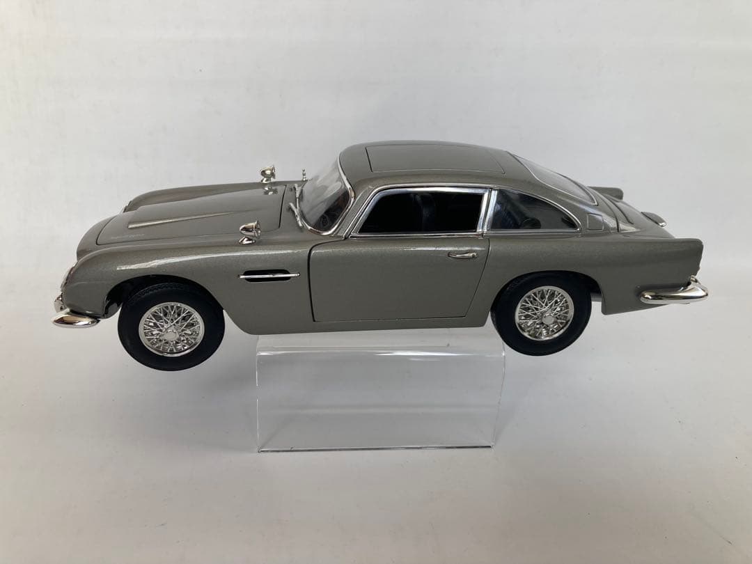 007 GOLDFINGERボンドカー Aston Martin DB5