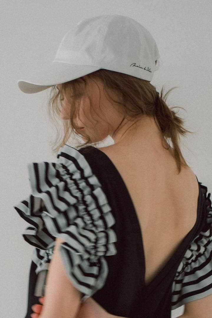 メゾンドドルチェ　フリルラッシュガード