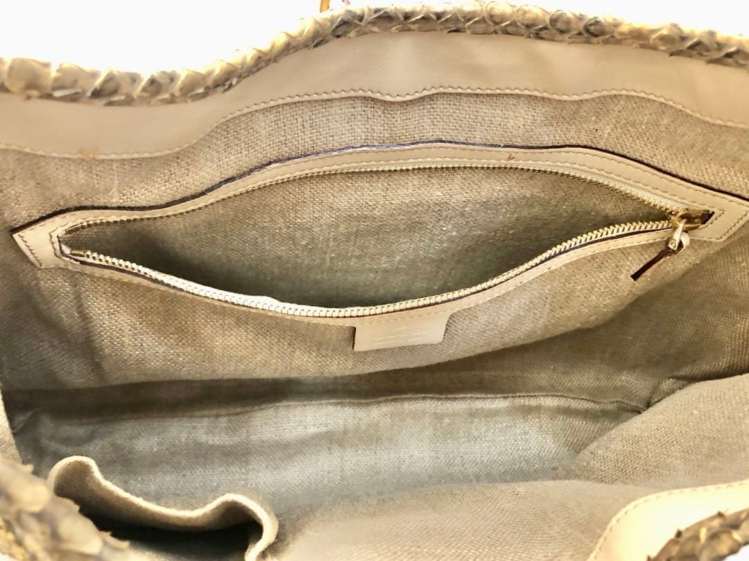 GUCCI ミディアムショルダーバッグ レアなゴールドパイソン 蛇の本革 美品