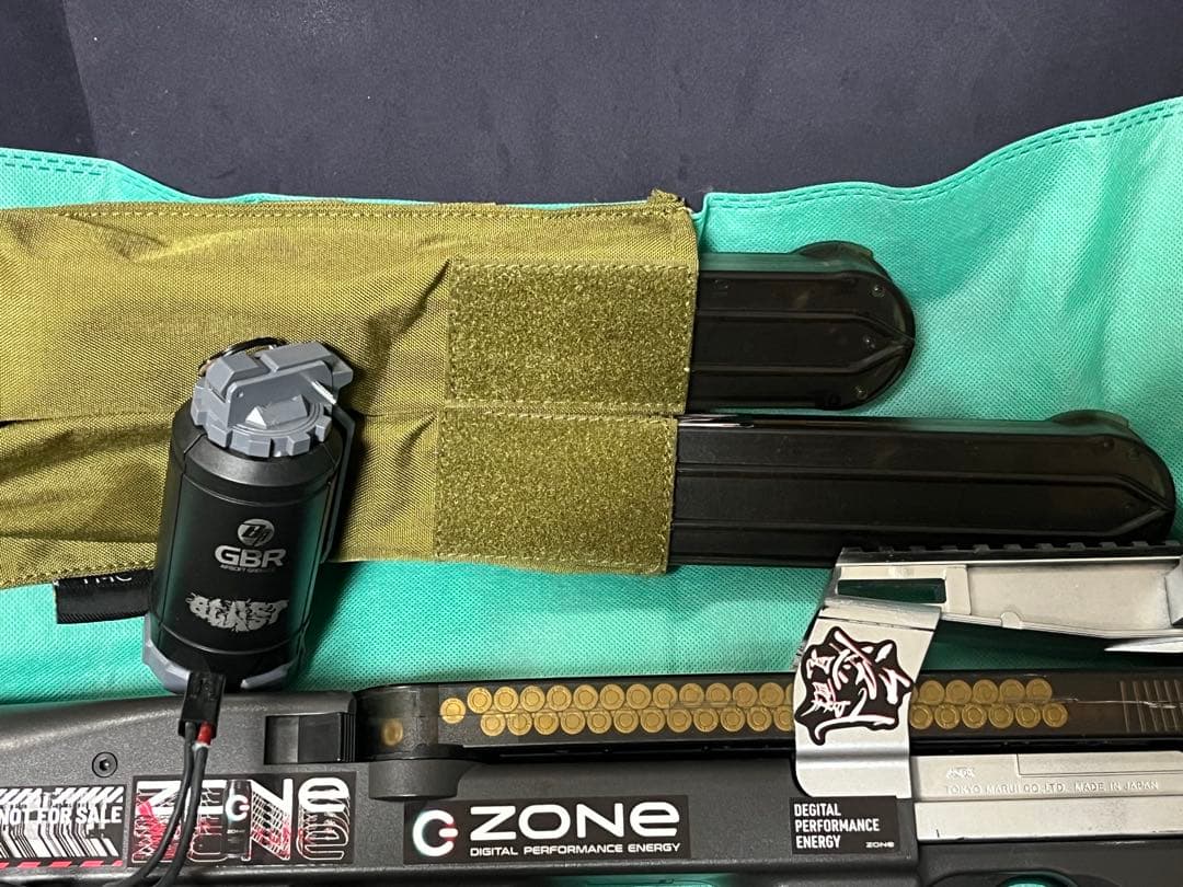 【東京マルイ】P90tr(ステッカー・ペイント有) マガジンなど【おまけ付き】